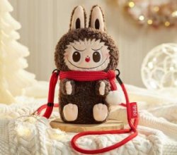 Small Collectibles, Big Style: How Toy Charms Are Transforming Everyday Outfits
