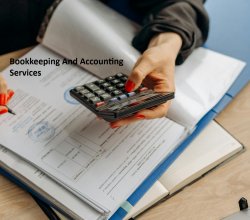 What are the main responsibilities of a bookkeeper?