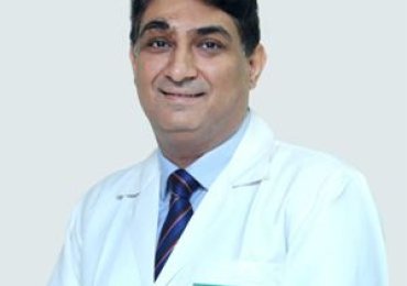 Dr. Puneet Girdhar Minimally Invasive Spine Specialist in Delhi
