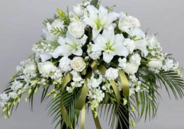 sympathy flowers delivery melbourne – Living Flowers
