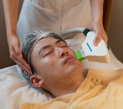 men facial salon