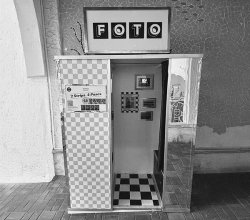 Create Lasting Memories With a Photo Booth Las Vegas From Foto Comercio